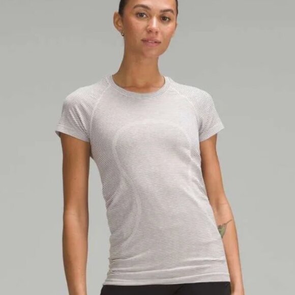 Swiftly Tech Short-Sleeve Shirt Hip Length - Picture 1 of 5